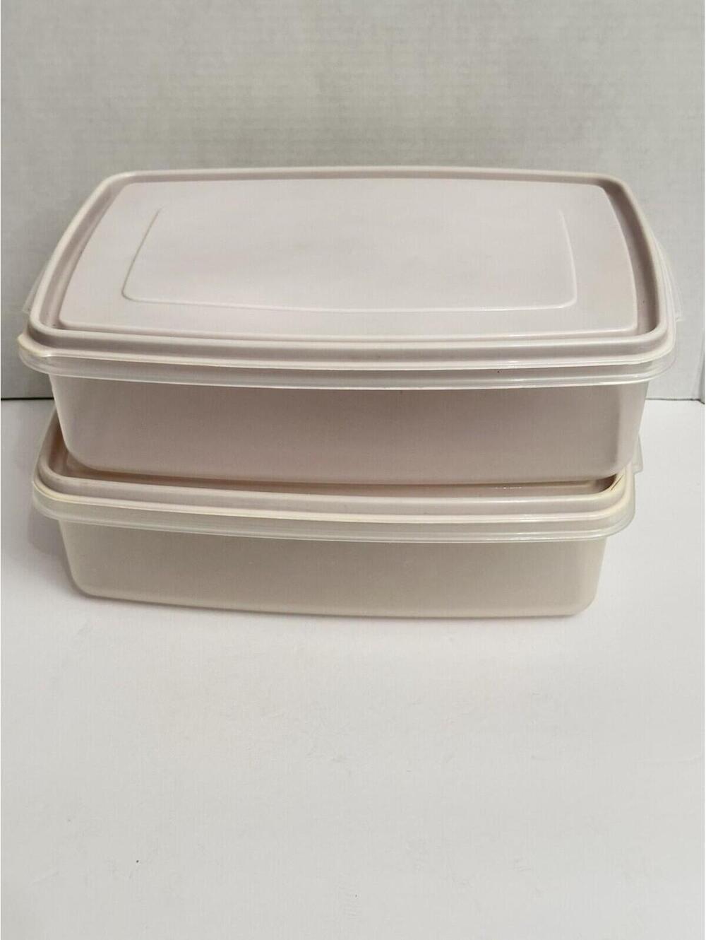 Pair of 2 Rubbermaid Servin Saver Both 17 Cups Container Lid Rectangle Vintage